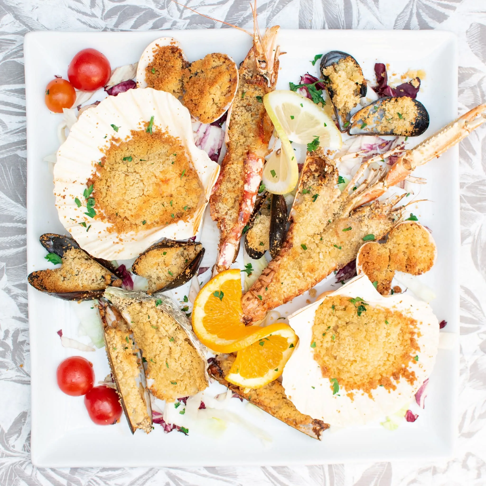 Fritto misto di pesce con verdure